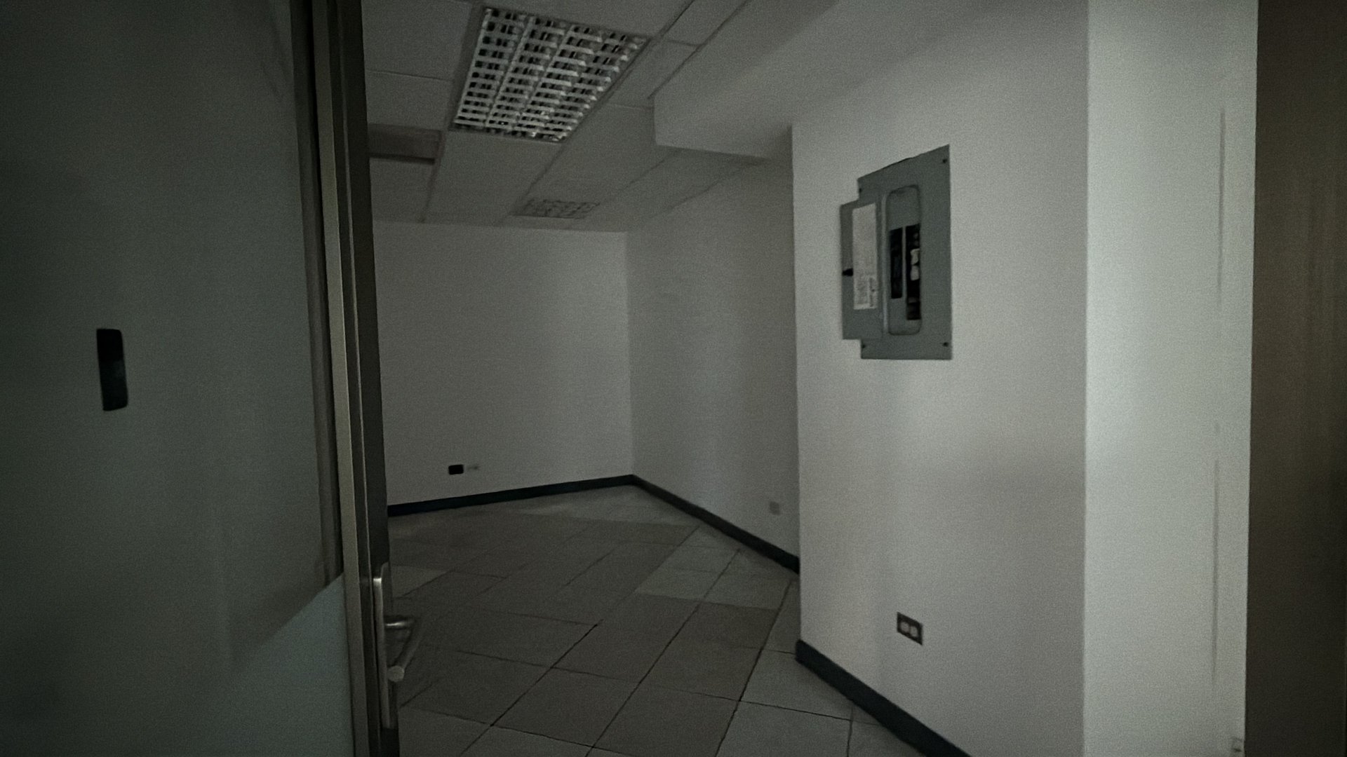 Oficina en Alquiler / Venta Edificio Europlaza, zona 14 - Miniatura 13
