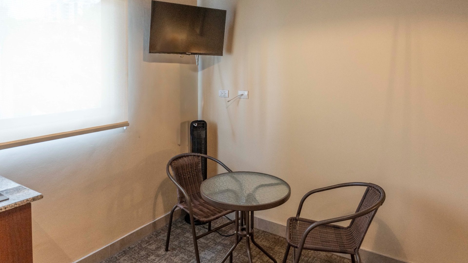 Apartamento amueblado en renta zona 15 / Vista Hermosa I - Miniatura 4