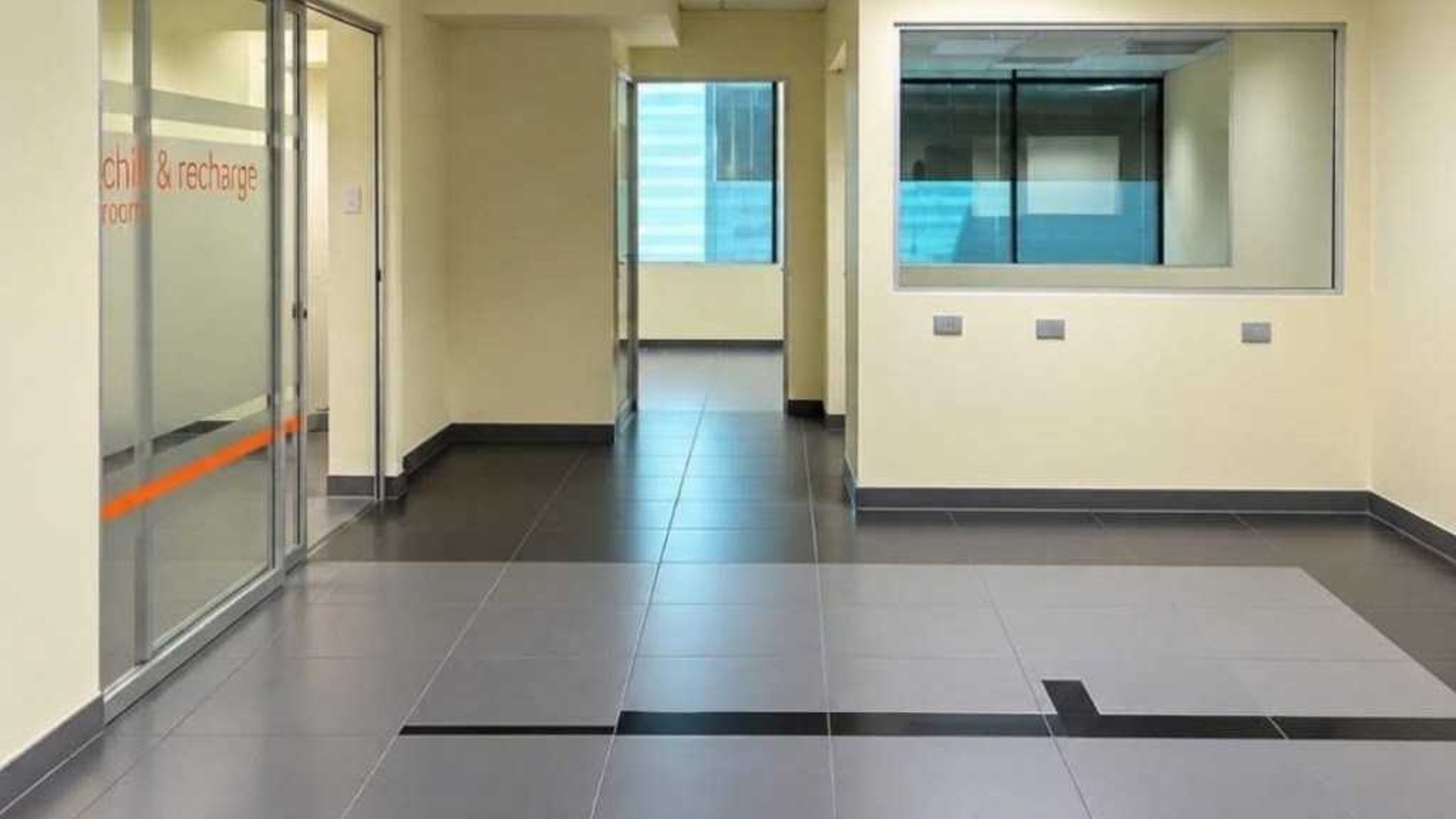 OFICINA REMODELADA EN VENTA 📍 Edificio Europlaza, Zona 14
