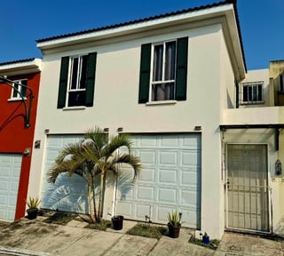 Casa en Venta Jardines de Verona Villa Nueva