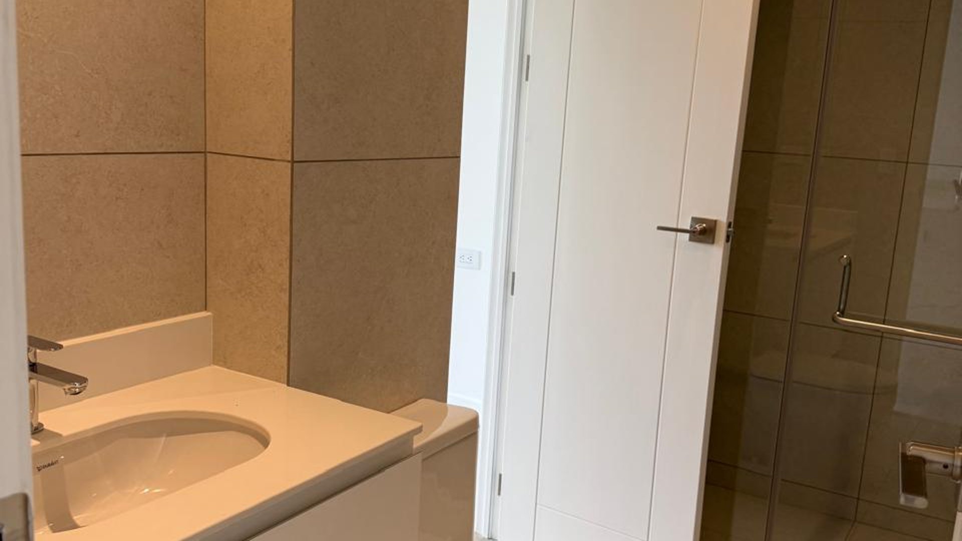 EDIFICIO FERRE DIEZ  ZONA 10 RENTA NUEVO APARTAMENTO AMUEBLADO  - Miniatura 10