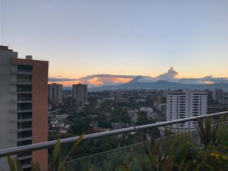 Apartamento en Alquiler Edificio LIV Zona 15, Vista Hermosa 1 - Image 4