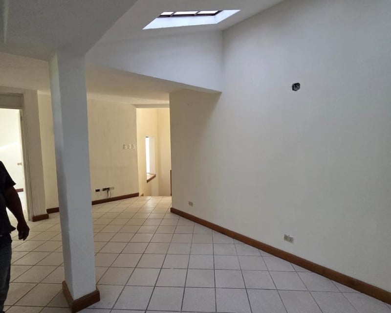 Casa en renta en Colonia Villa Sol Zona 12 atras del Irtra Petapa