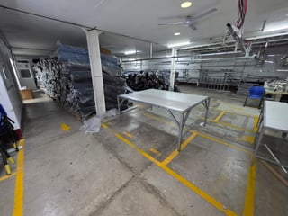 Bodega industrial con oficinas cerca de Calzada Roosevelt - Ref-5427 - Image 1