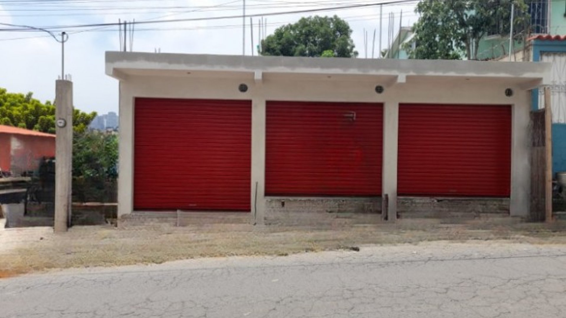 RENTA Local vía transitada Boca del Monte Villa Canales