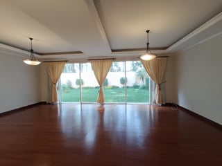 Spacious 3-Bedroom House with Pergola and Garden in Residencial Casa Y Campo - Image 5