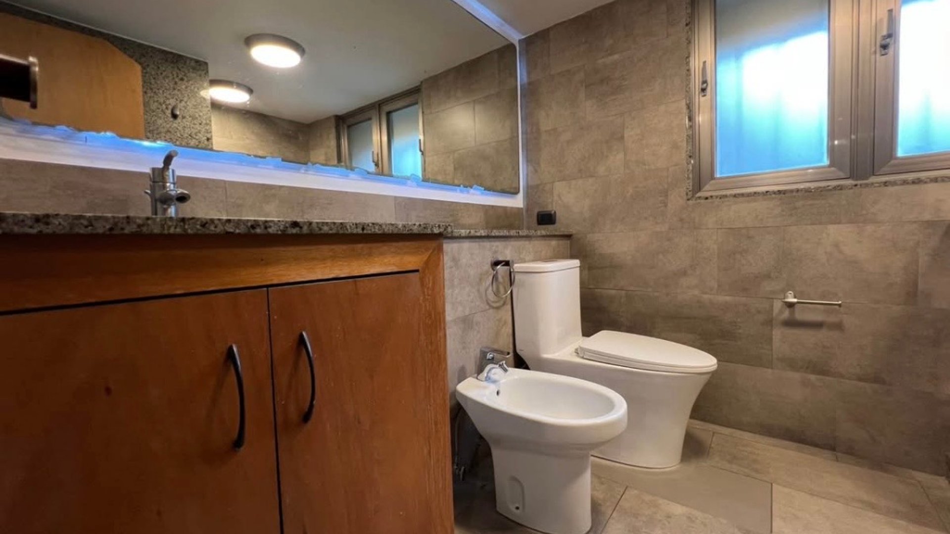 Apartamento en Renta: Lujo, Seguridad y Naturaleza en Guatemala - Miniatura 2