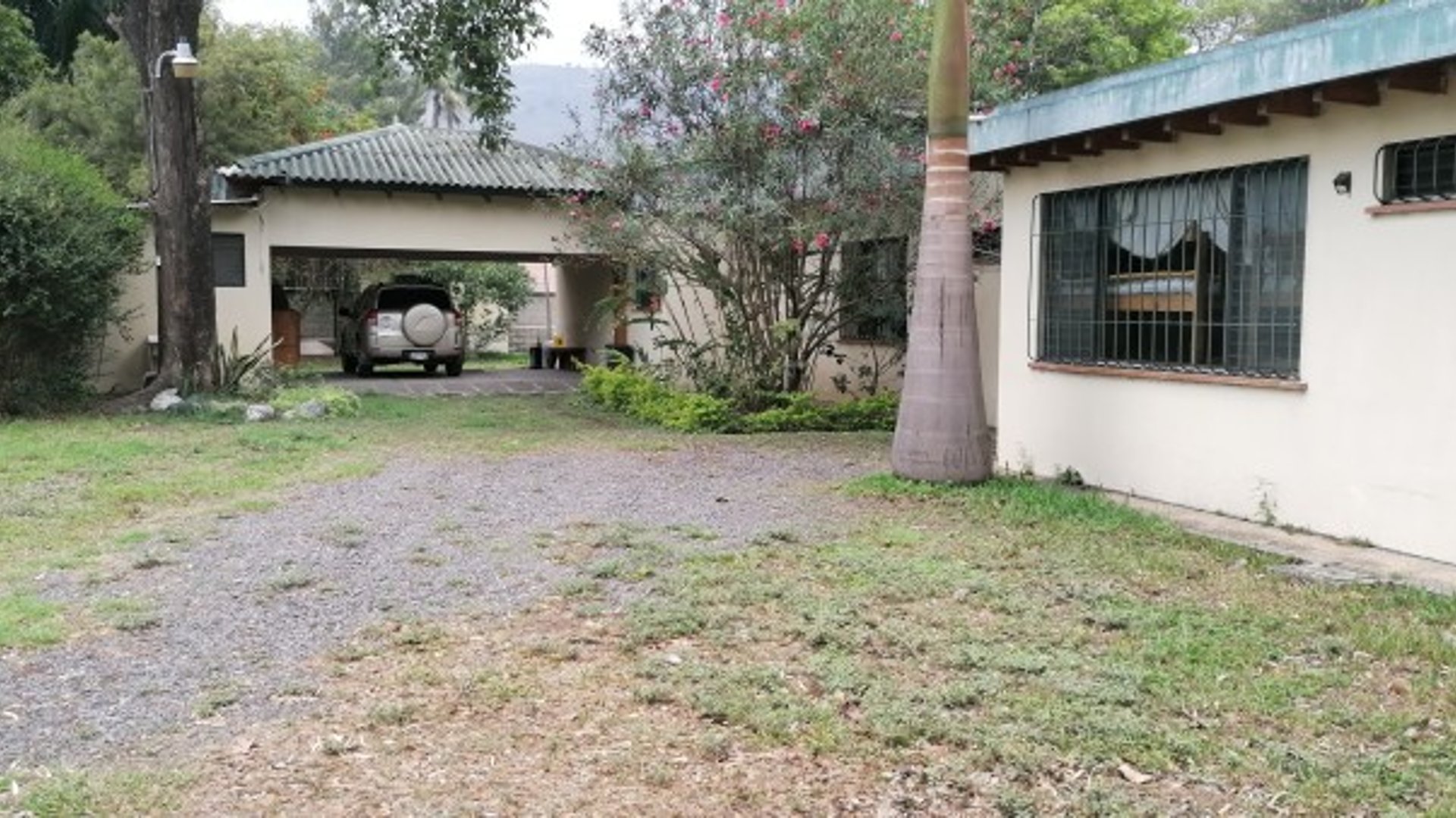 Venta  Chalet terreno grande Amatitlan 10000 vrs