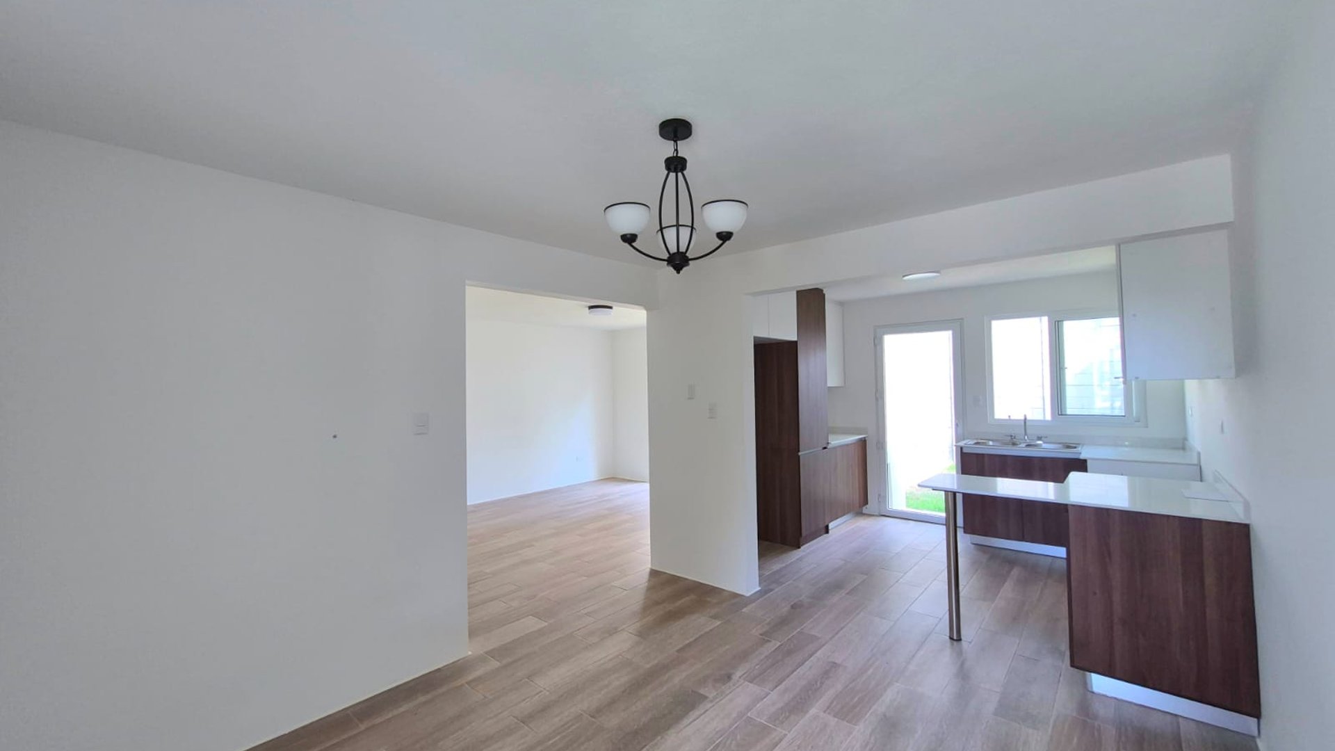 VENTA Casa Nueva dentro de Pinabetes Condominio Eucaliptos - Miniatura 2