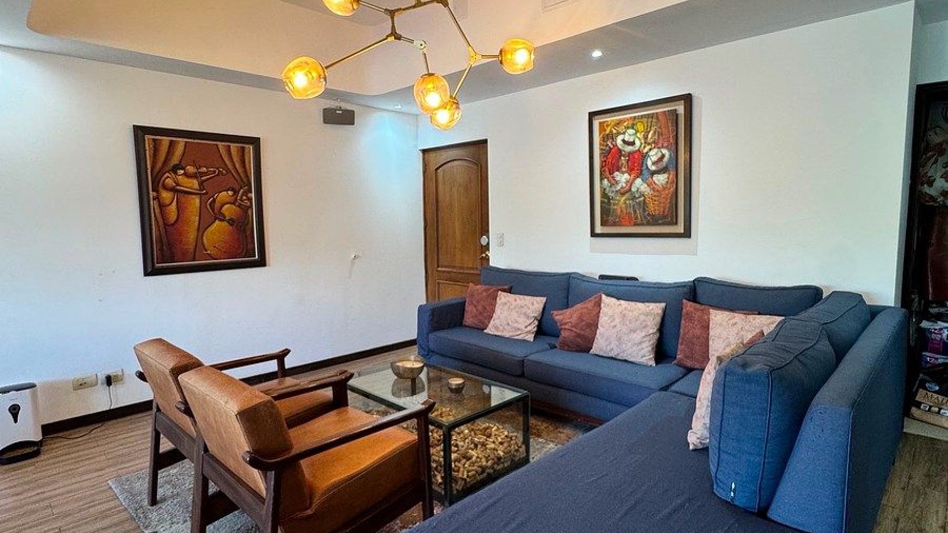 Apartamento en renta  Amueblado – Edificio Vista Real, Zona 14 - Miniatura 2