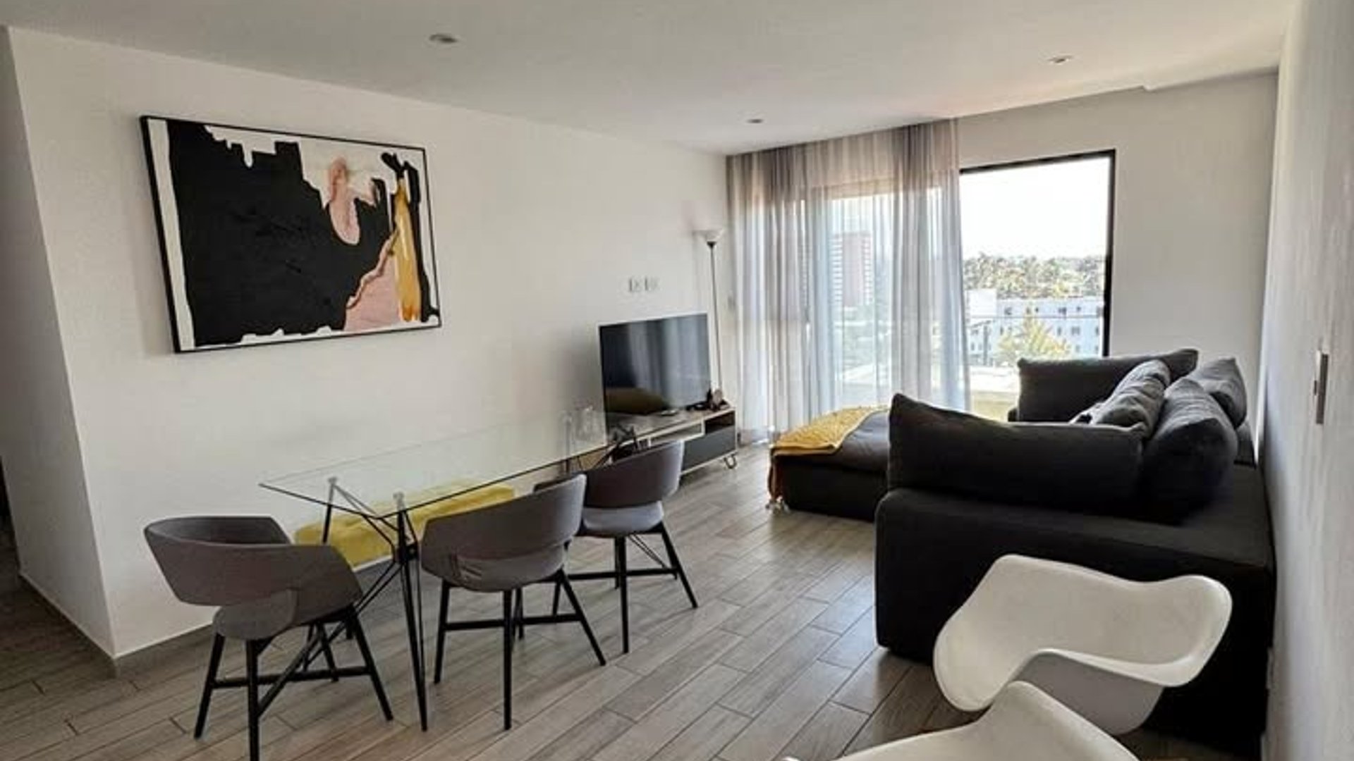 APARTAMENTO AMUEBLADO EN EDIFICIO PARQUE 10 ZONA 10 - Miniatura 4