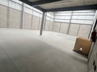 Se Renta Ofibodega Entrada a la Vas por Boca del monte Ref-6053 - 4