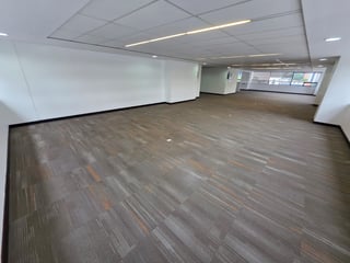 Se Renta Oficina en zona 10 Ref-6054 - 2
