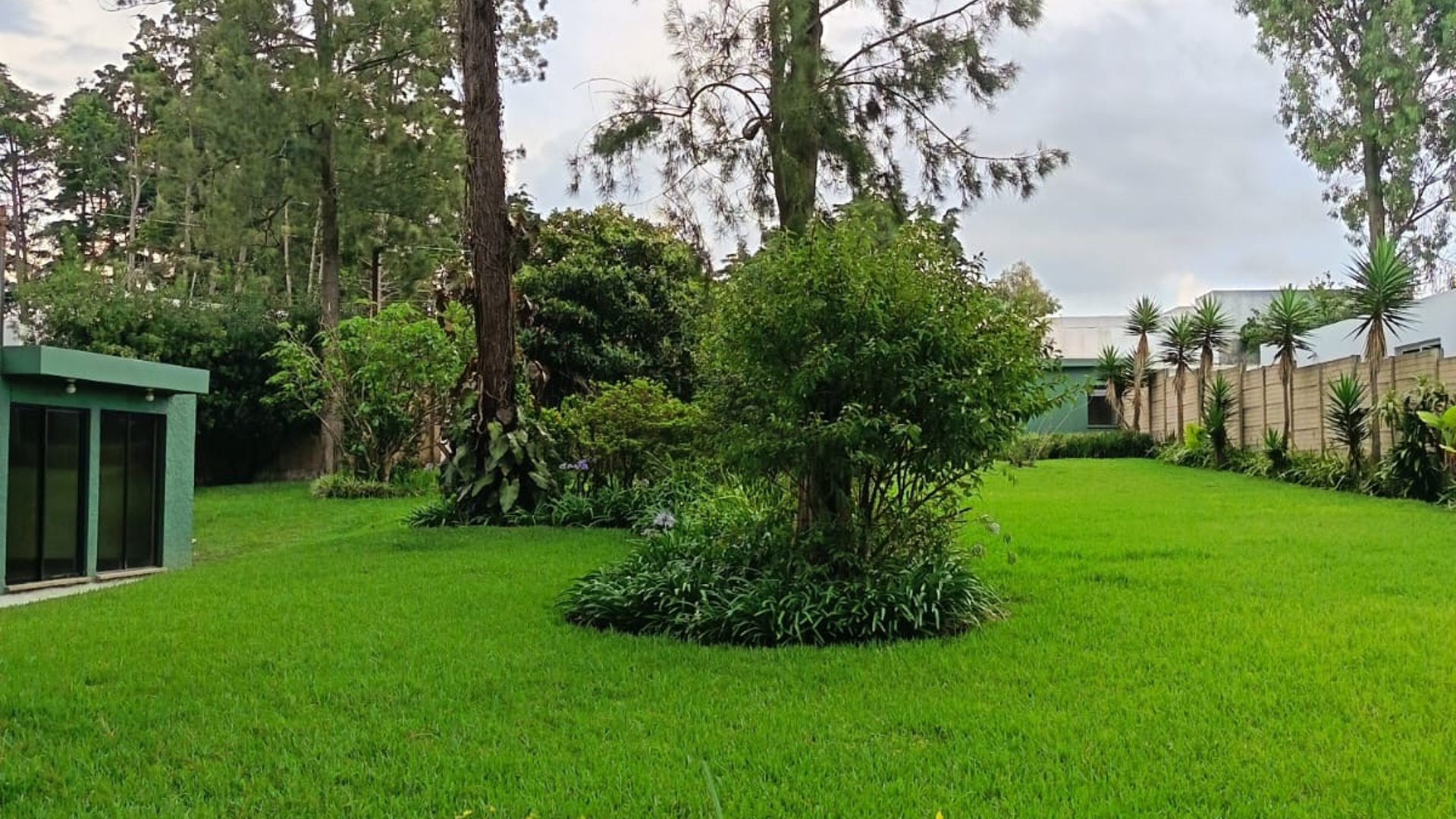 Residencia de Lujo en Guatemala | Opción en Venta y Renta - Image 1