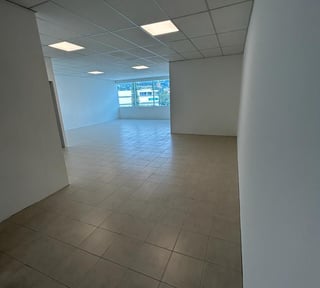 Alquilo Oficina en zona Pradera zona 10