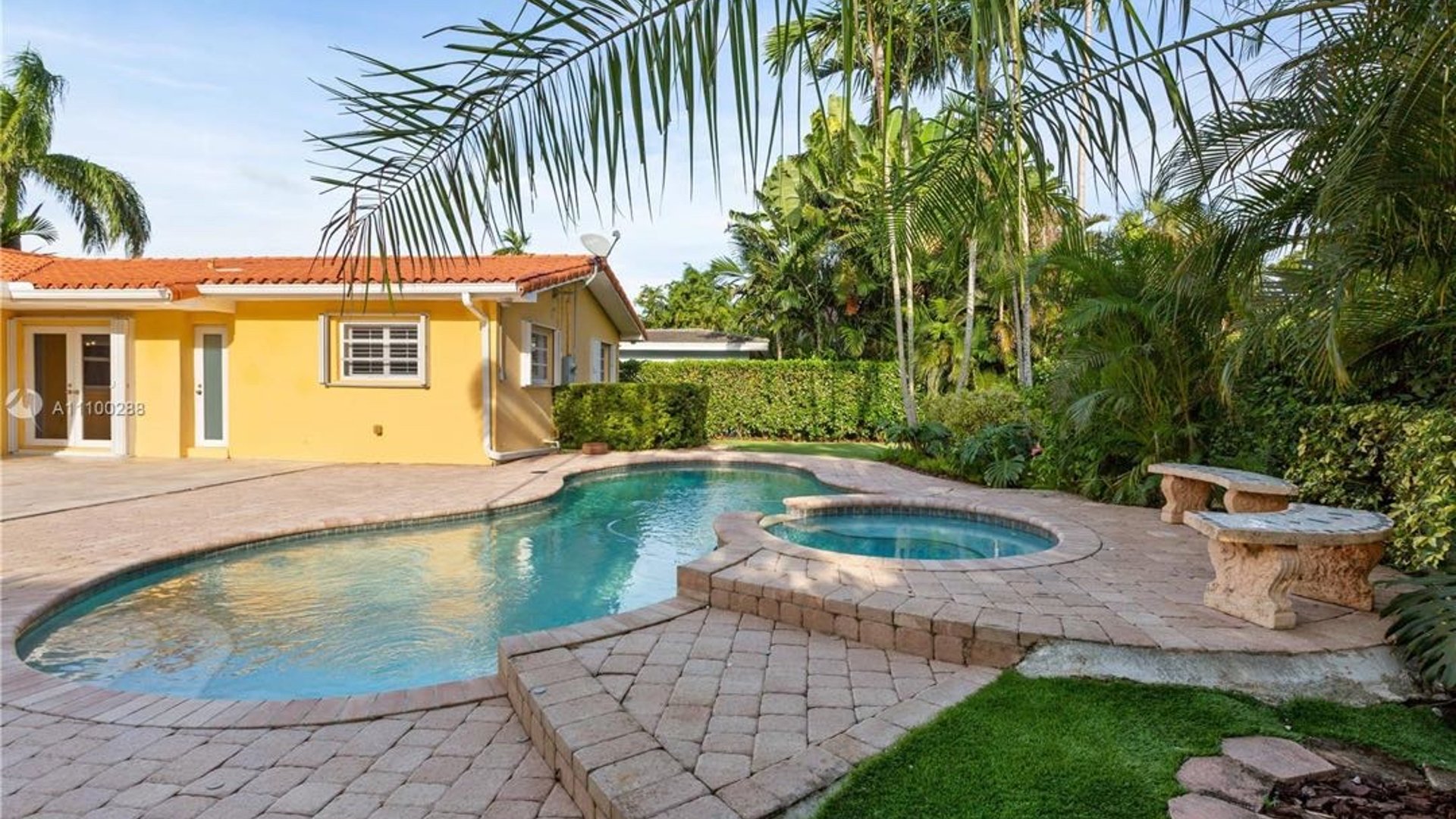 CASA EN VENTA EN CORAL GABLES - Miniatura 4