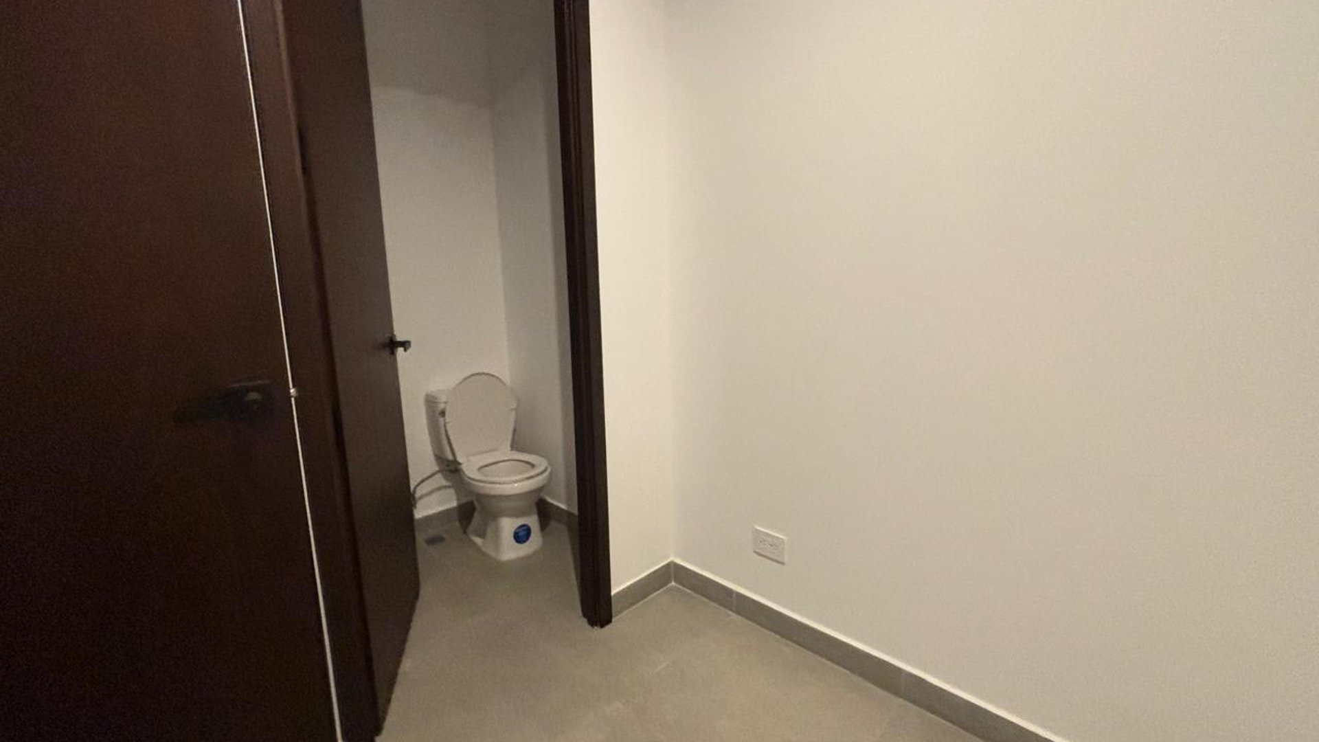 Townhouse en Alquiler Condominio Molie, zona 10 - Miniatura 10