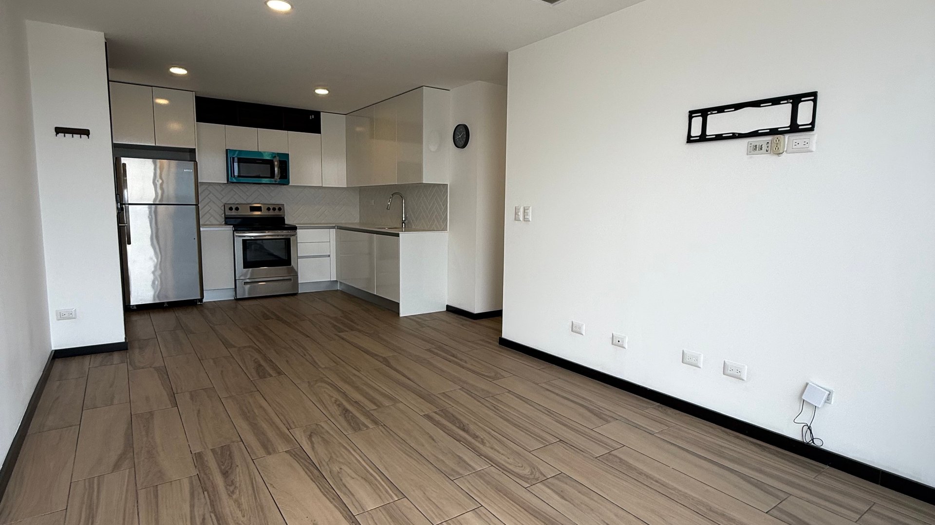 Rento apartamento en Edificio moderno Zona 15  Vista Hermosa 1 dentro de garita