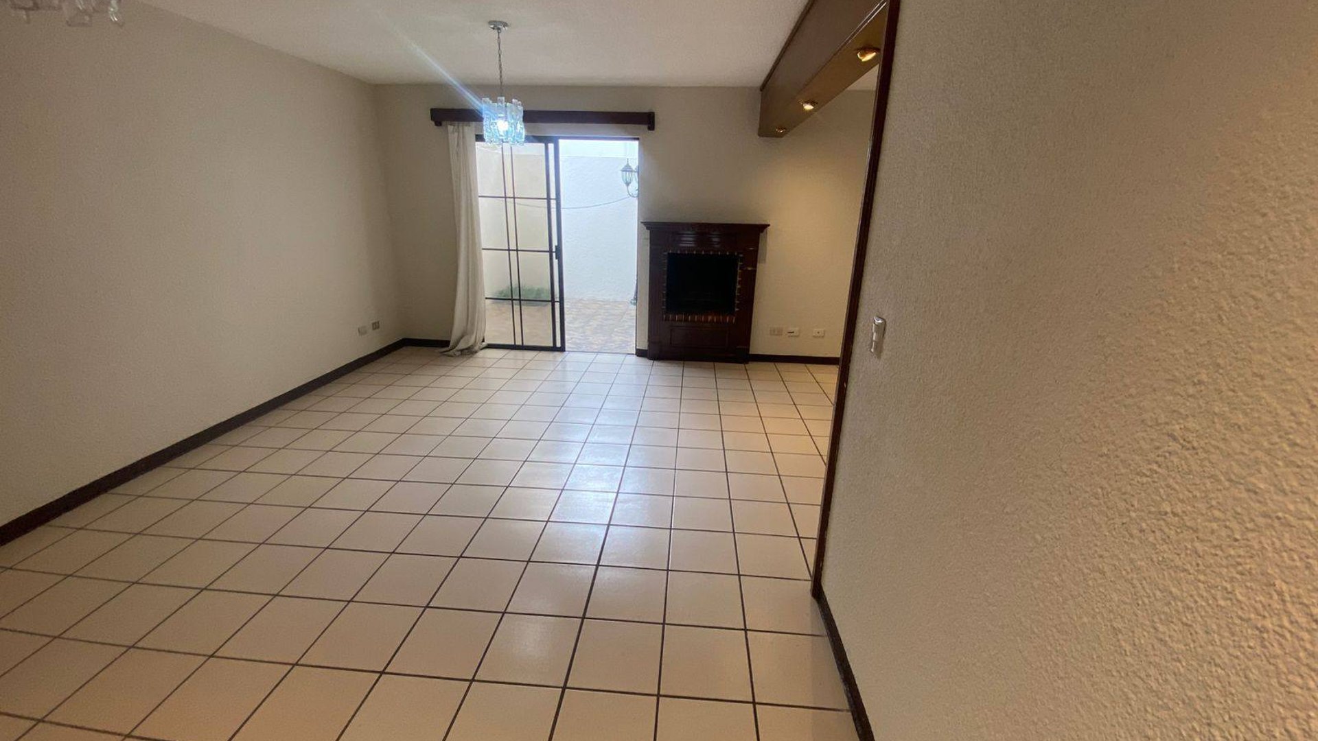 Casa en renta en Condominio Villa Los Pinabetes KM19 - Miniatura 4