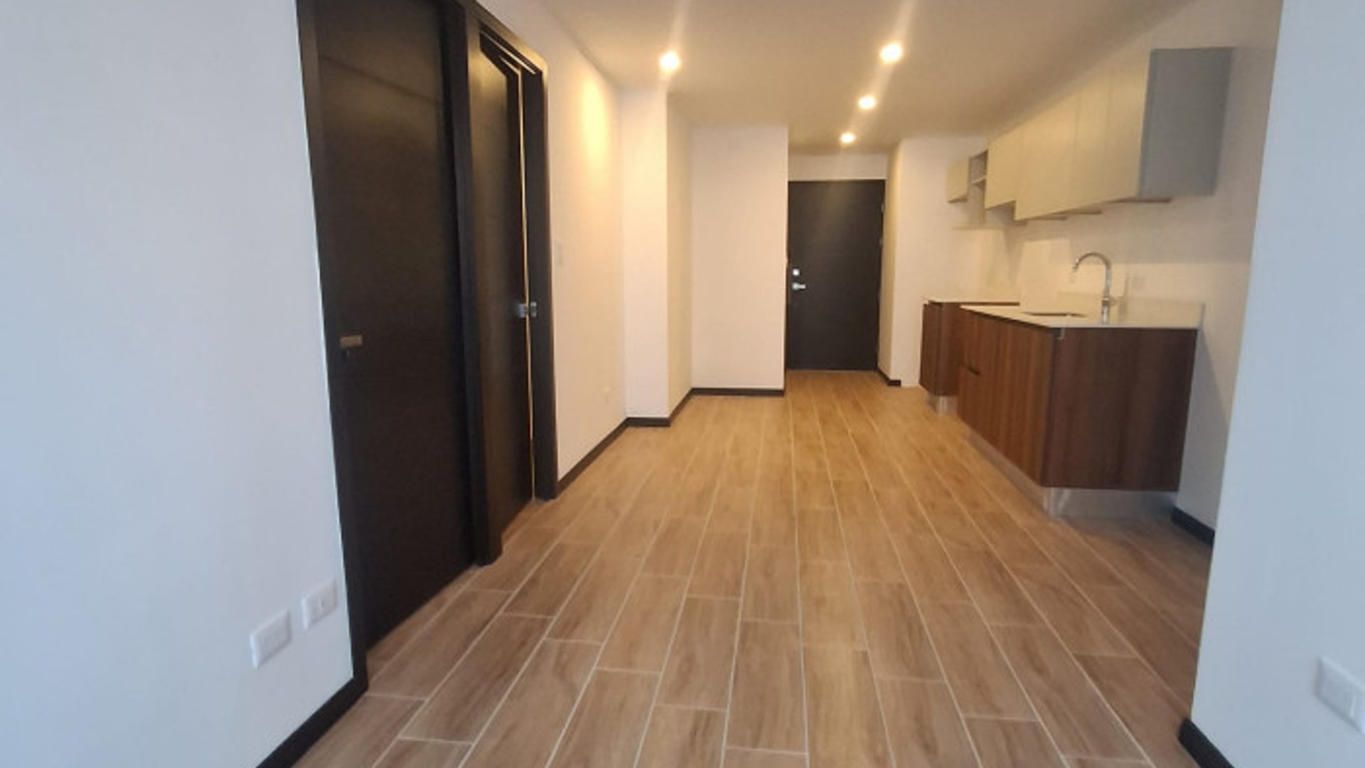 Apartamento en renta Essenza zona 13