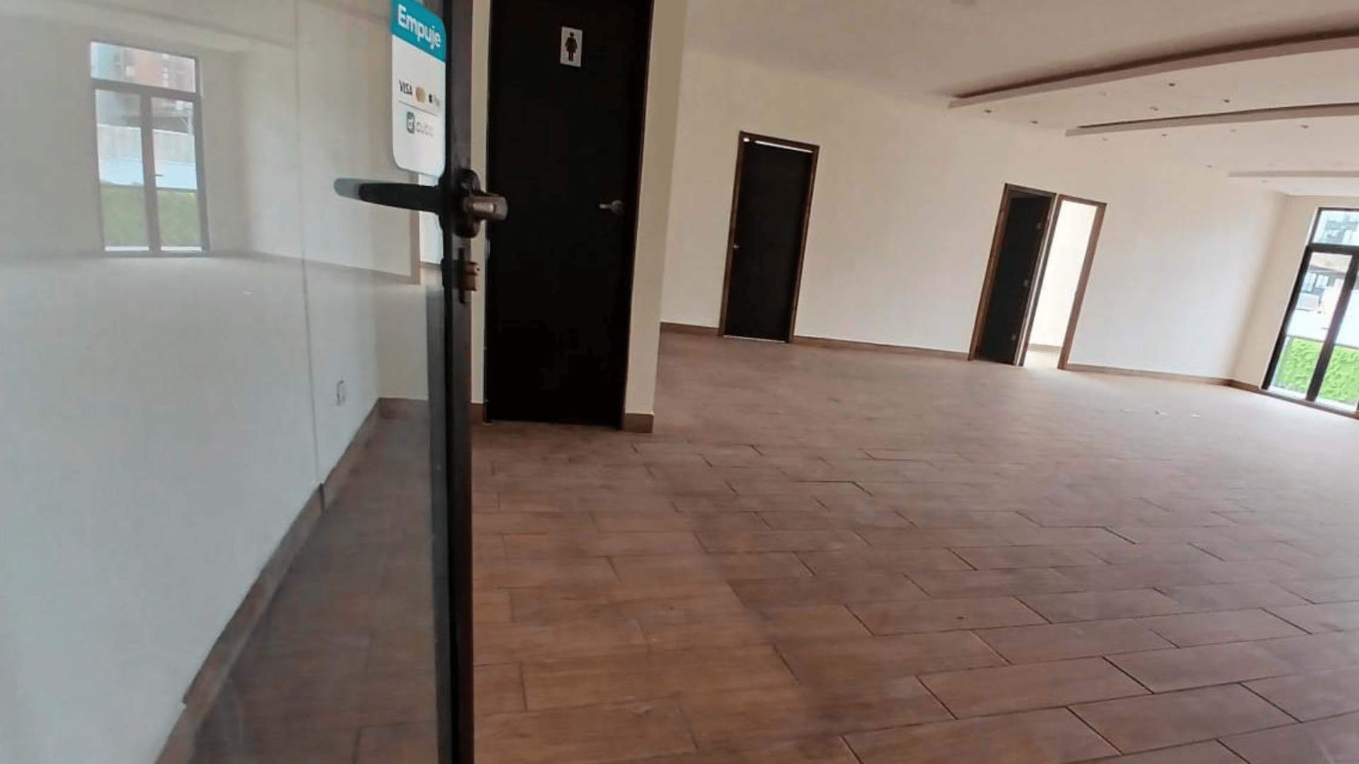 LOCAL EN RENTA | PLAZA AMERICAS | ZONA 13 - Miniatura 4