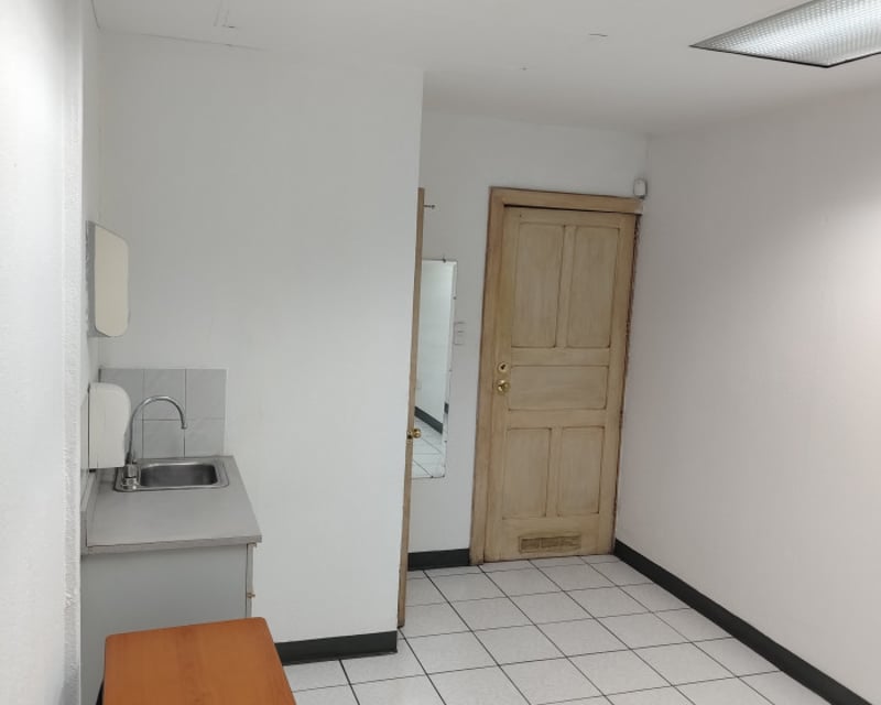 Oficina en Renta, en zona 10, ideal para Médicos