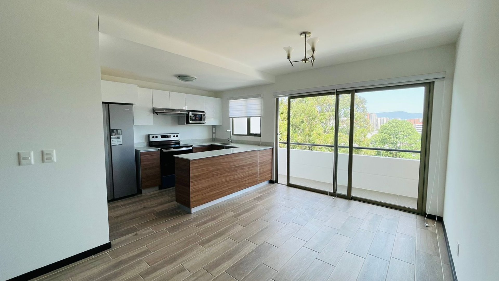 VENTA DE HERMOSO APARTAMENTO - PLAZA SEGHERIA, ZONA 14