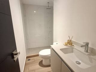 Apartamento a estrenar de venta en zona 11 Mariscal - Image 7