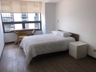 APARTAMENTO  AMUEBLADO EN VENTA URBANA ZONA 10 - 3