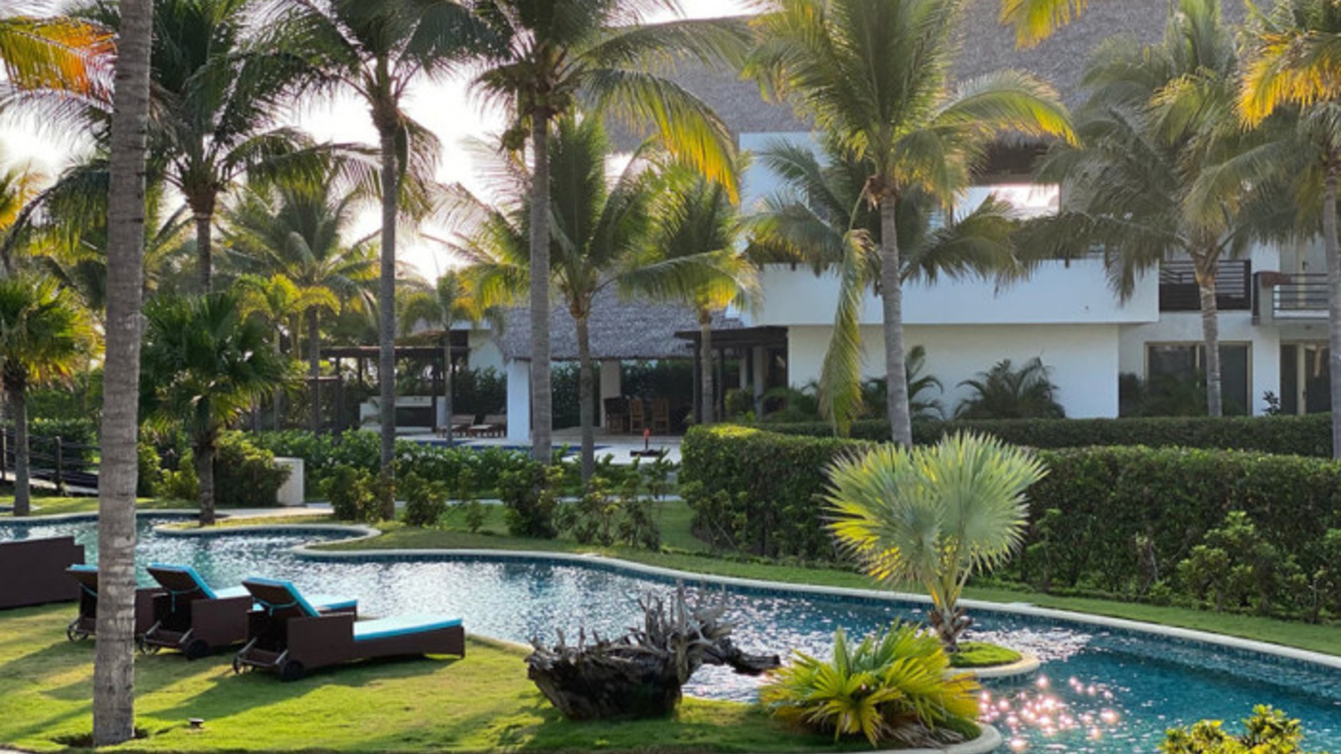 Espectacular villa amueblada en renta en Monterrico