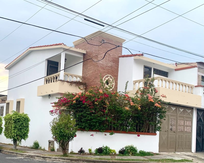 📍 CASA EN VENTA – RESIDENCIAL PRADOS DE MONTE MARÍA | ZONA 12