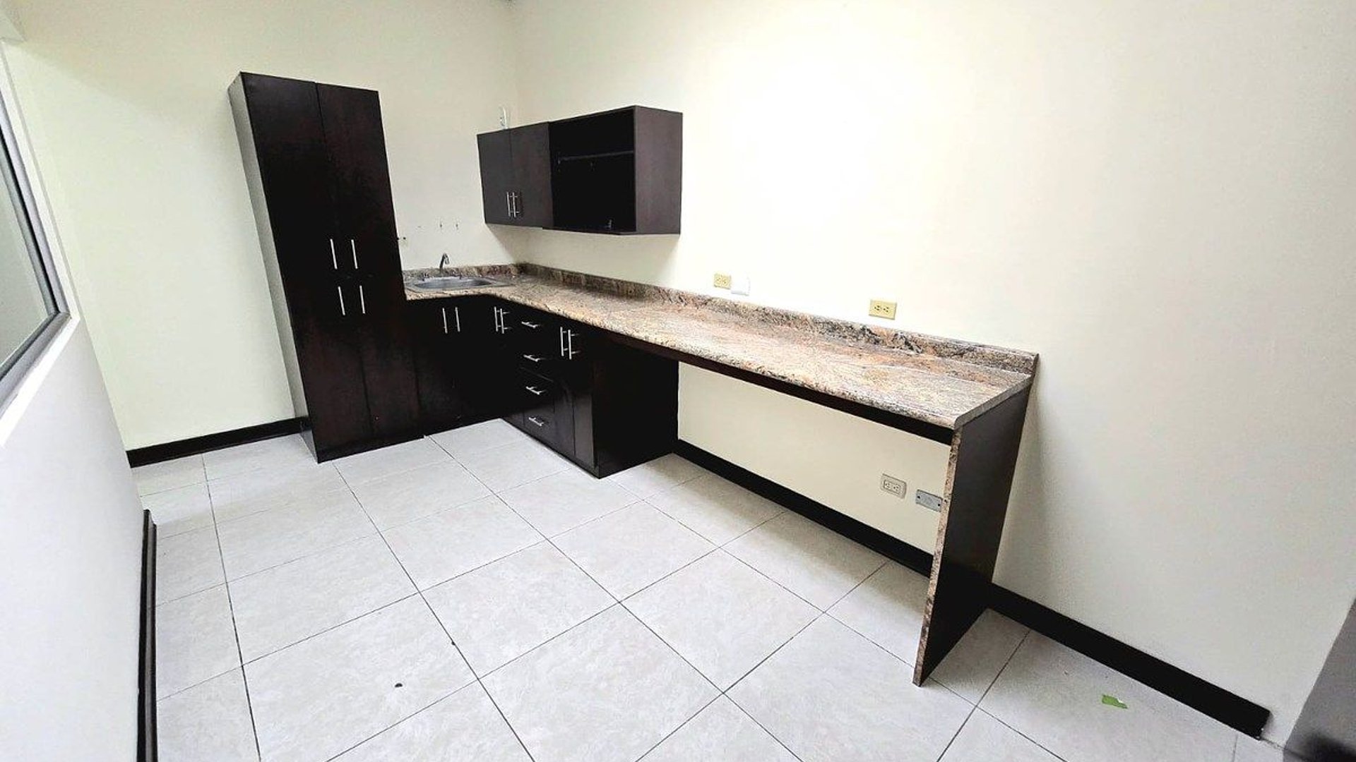 OFICINA GRANDE Y MODERNA EN ZONA PRADERA‼️ - Miniatura 19