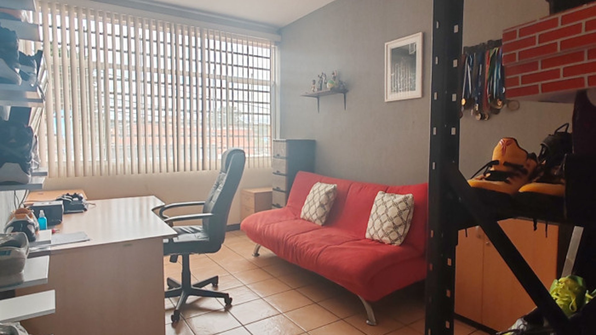 Oficinas en Alquiler zona 15 colonia el maestro - Miniatura 4