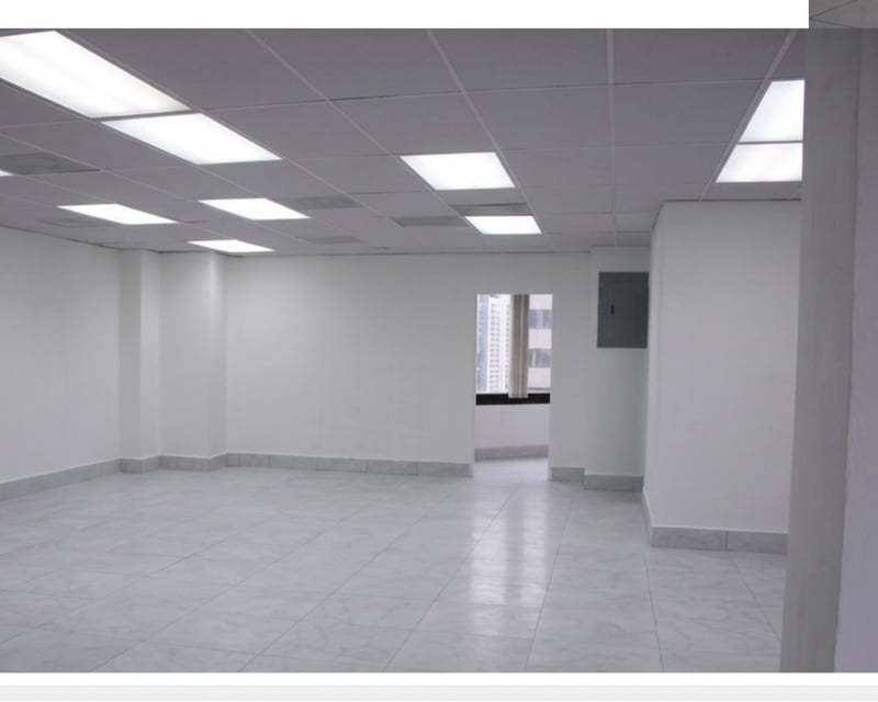 OFICINA EN RENTA ZONA 10 - ZONA VIVA 185 Mts2  $2,590.00