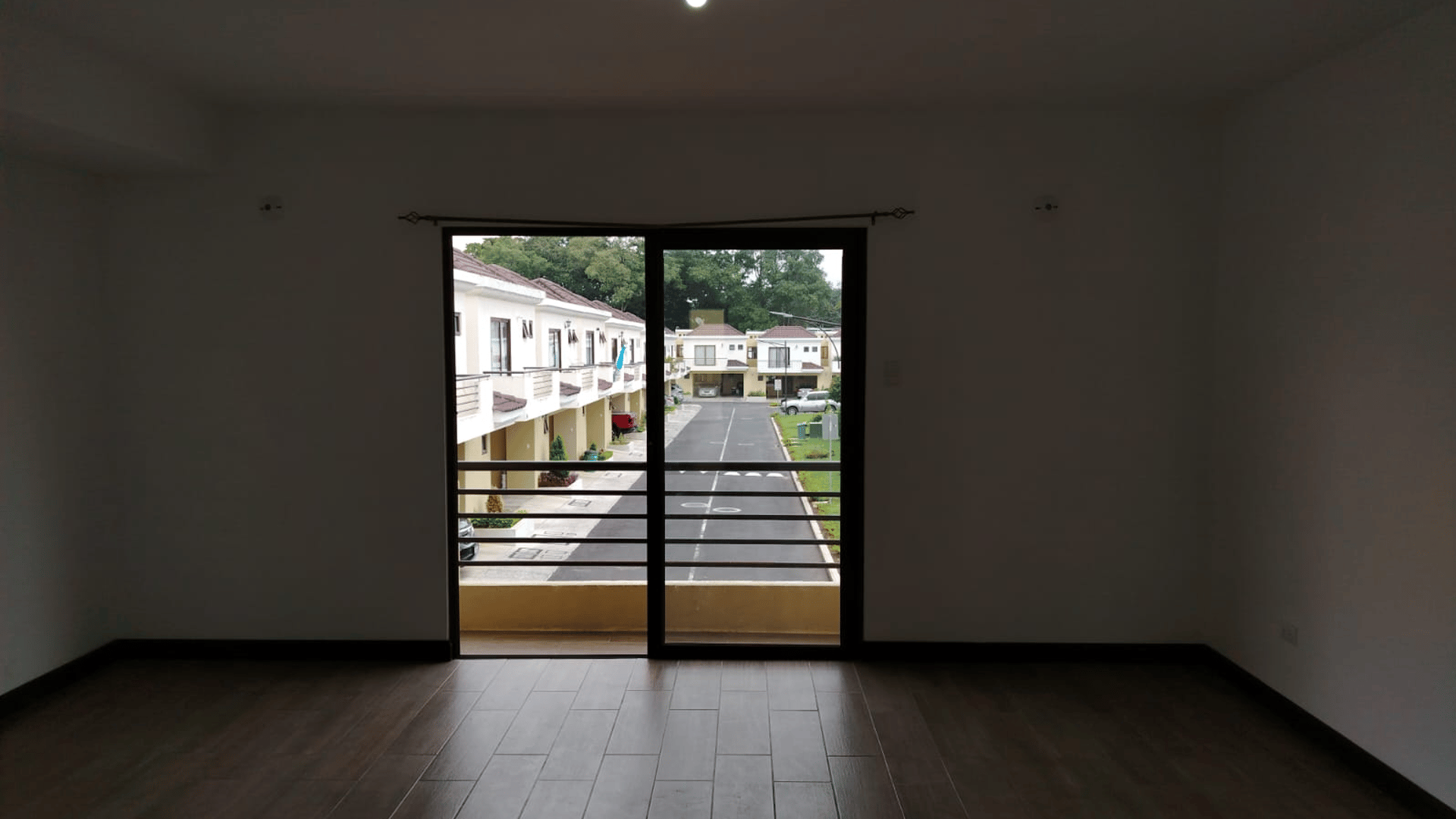 RENTA Casa Zona 2 Condominio Reserva San Ángel - Miniatura 8