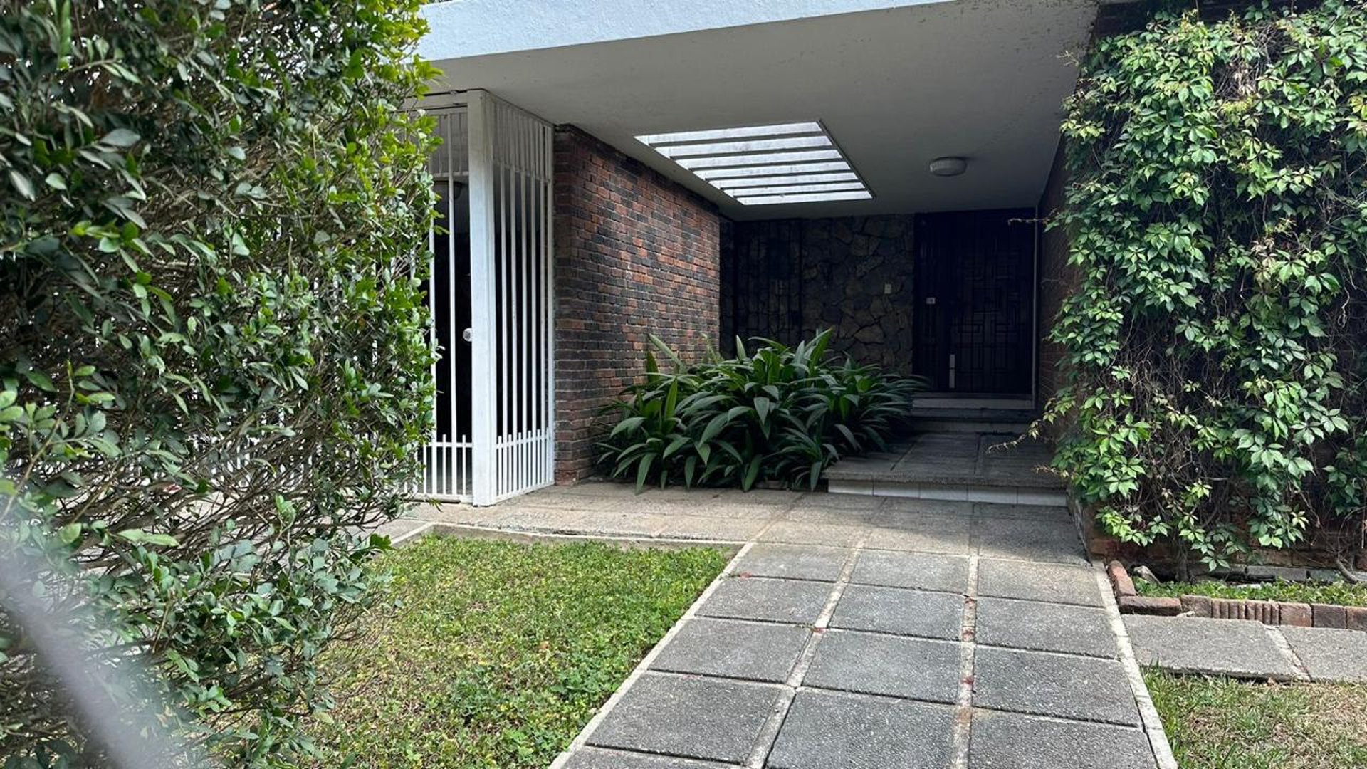 ???? CASA EN RENTA – 3 HAB + JARDÍN | VISTA HERMOSA I | ZONA 15