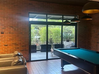 📍 APTO AMUEBLADO EN VENTA – 1 HAB | EDIFICIO EON | ZONA 10 - 4