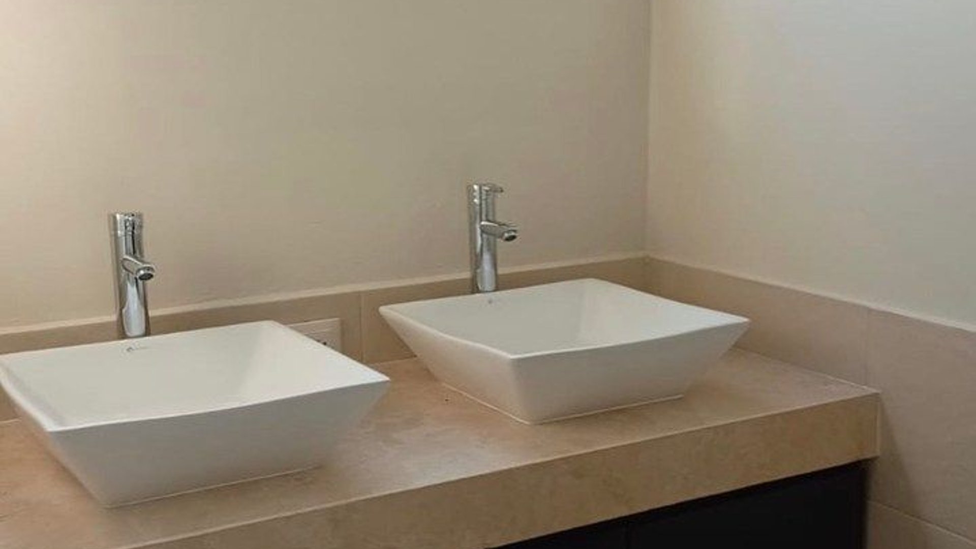 OFICINA EN RENTA  | ZONA 14 | 101.27 m² | - Miniatura 9
