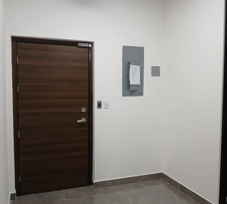Rento Oficina Comercial en Zona 15