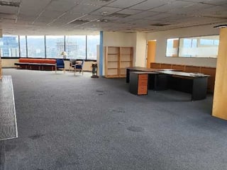Alquilo Penthouse oficina en Edificio Murano Center, zona 10 - 5