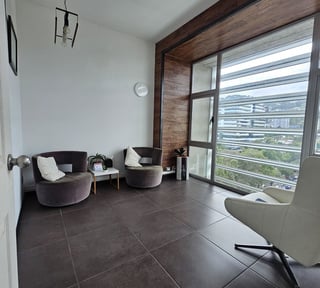 Oficina en Venta – Edificio Domani, Zona 15 ✨