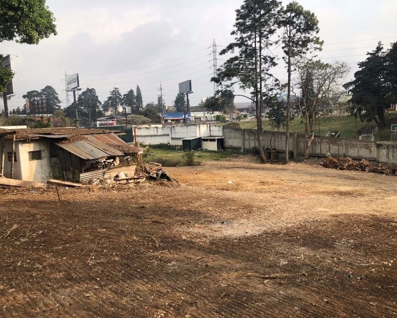 Alquiler de terreno al lado de edificio scena, CES