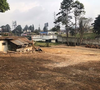 Alquiler de terreno al lado de edificio scena, CES