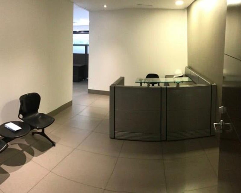Oficina en venta en Edificio Desing Center zona 10