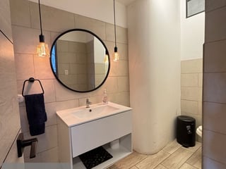Casa en renta  en excelente ubicación zona 10 - 5