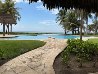TERRENOS EN VENTA EN CONDOMINIO PALMERAS DE MONTERRICO KM. 13.5 - 5