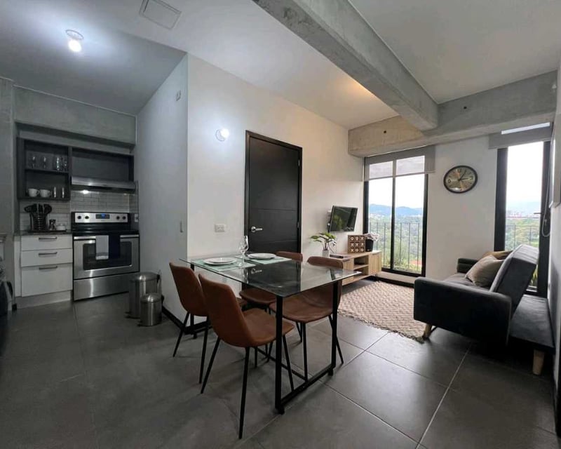 *Alquilo apartamento amueblado de 2 dormitorios en Fabra zona 10*