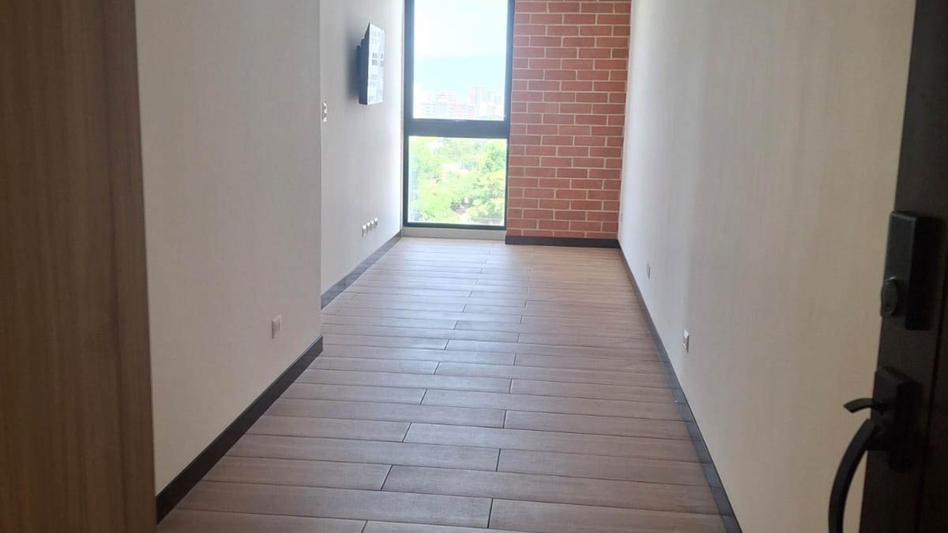 APARTAMENTO EN VENTA O RENTA EN ZONA 14 - Miniatura 2