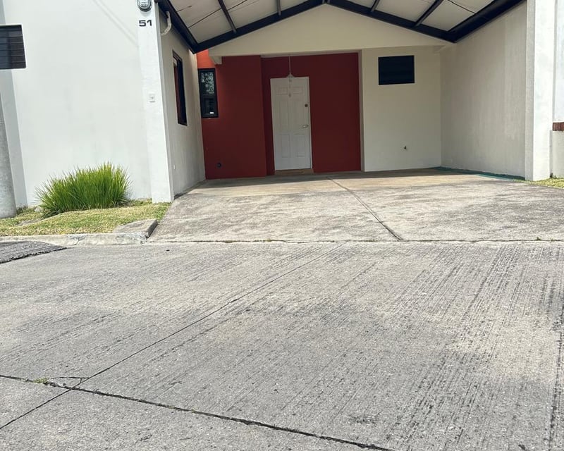 📍 CASA EN ALQUILER – CONDOMINIO CAMPO GRANDE | CARRETERA A PAVÓN