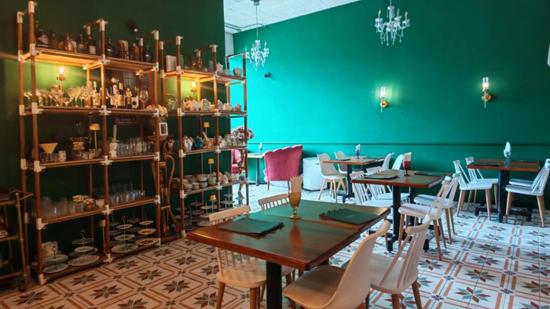 Local comercial renta zona 14 en Edificio Residencial - Miniatura 3